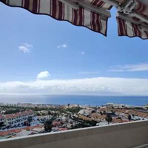 New Deluxe Stunned Seaview 2 Bed Apartment